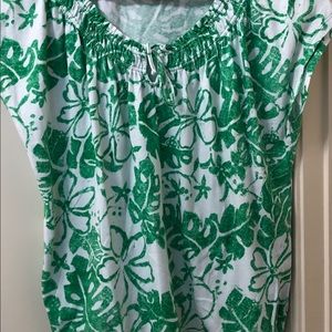 Jones New York Sport Top. Tie at neck.